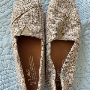 TOMS- women’s size 6.5